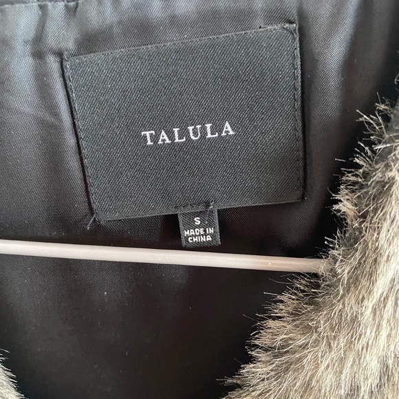 Talula Aritzia faux fur vest - Picture 4 of 4